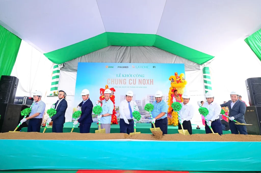 “Lễ khởi công Chung cư NOXH” do Chủ đầu tư - Prodezi Long An và Đơn vị phát triển - Hướng Việt Holding đã tổ chức tại tỉnh Long An, sáng ngày 5/3/2025.
